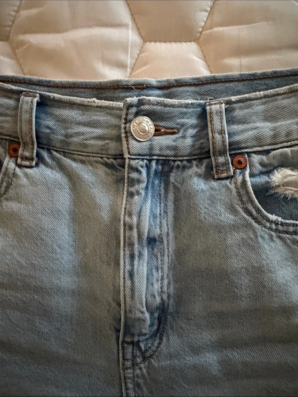 AE Dreamy Drape Denim Highest Waist Baggy Short Light Wash High-Rise Blue Size 4